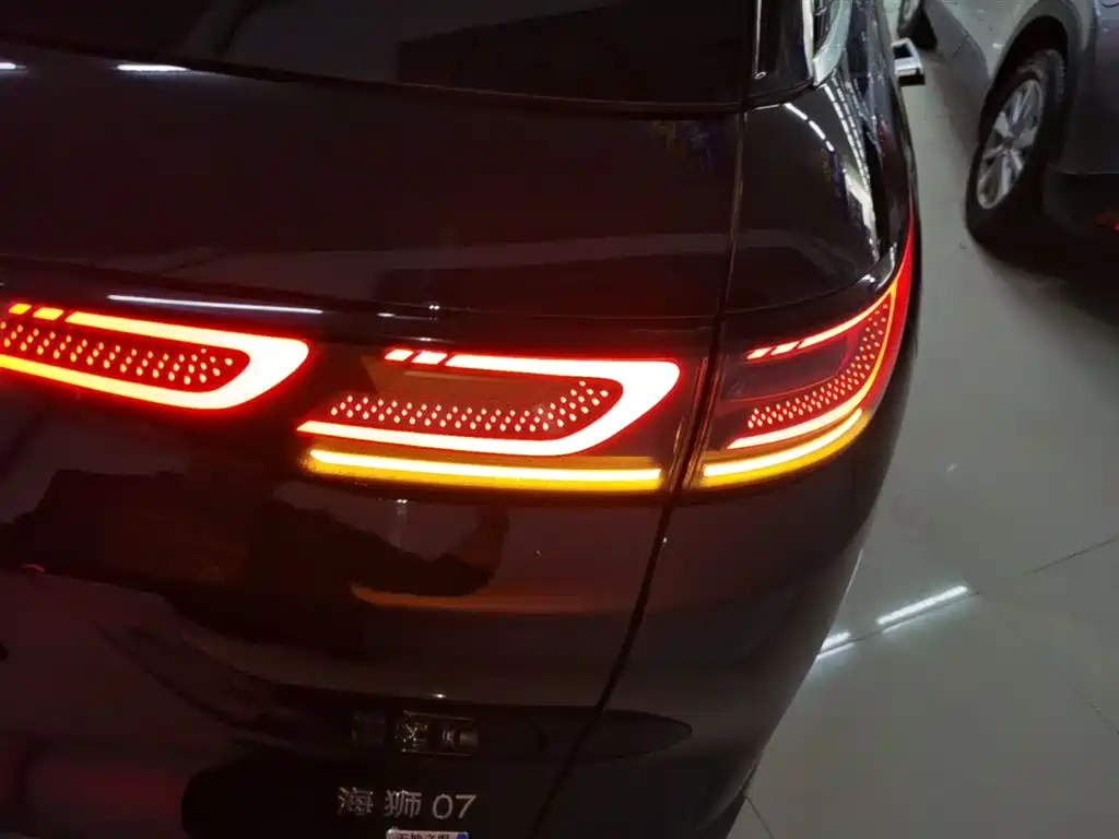 BYD Hai Shi 07 DM-i 2025 150 Pilot+ Edition фото 8