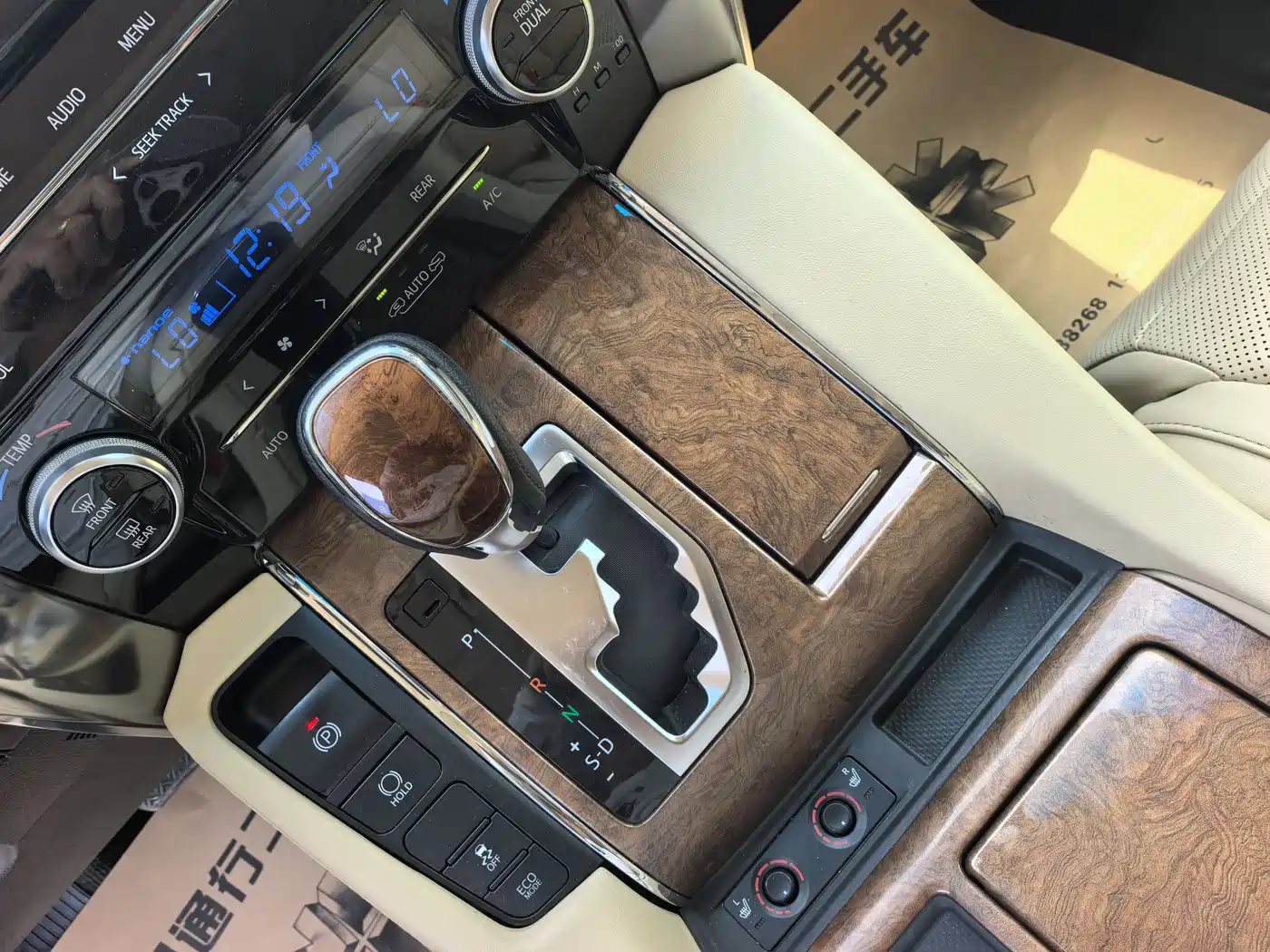 Toyota Alphard 2018 3.5L Premium фото 13