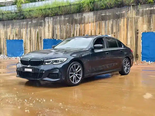 BMW 3 325i, M Спорт-пакет