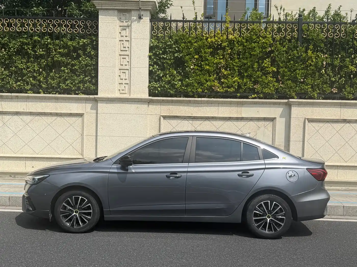 Фото 3 - Roewe i5
