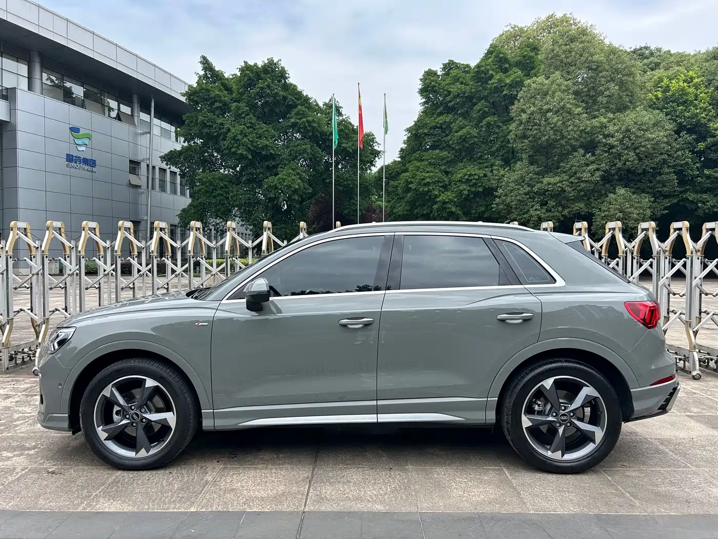 Audi Q3 2024 35 TFSI Fashion Sport фото 3
