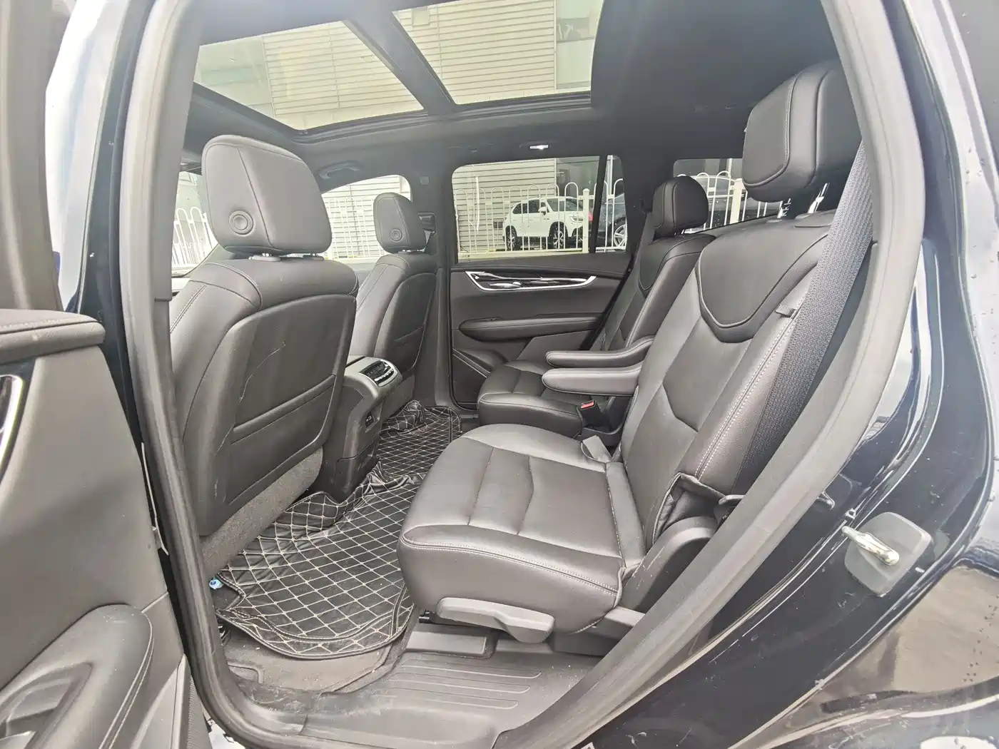 Cadillac XT6 2022 2.0T 6-Seater 2WD Luxury Edition фото 13