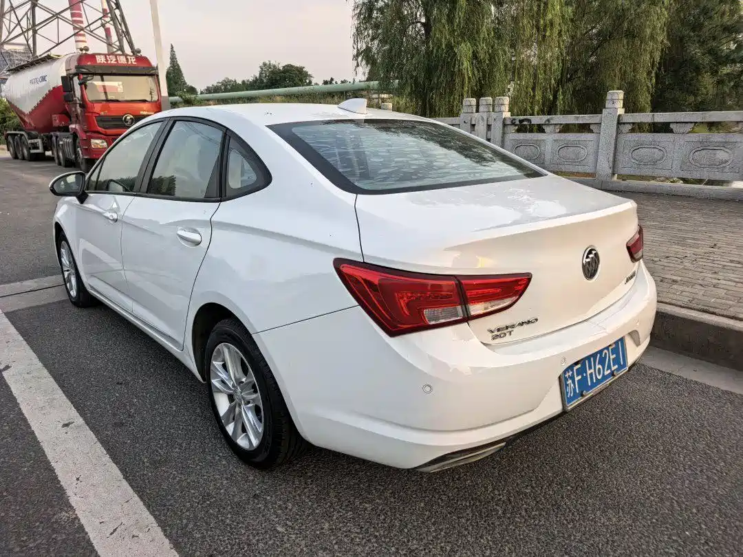 Buick Verano 2018 Sedan 20T Dual Clutch Leading фото 8