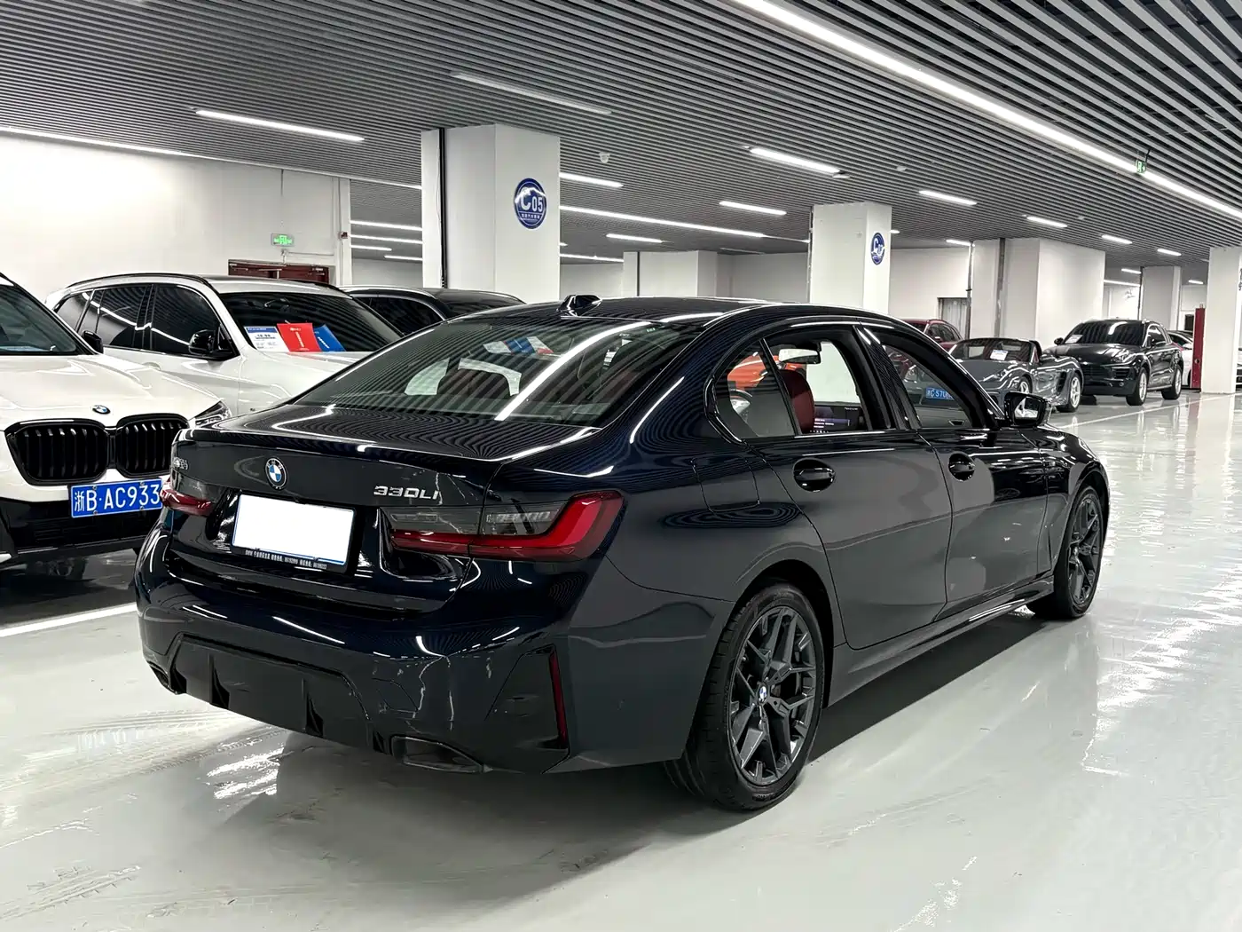 BMW 3 Series 2025 330Li M Sport Night Edition фото 13
