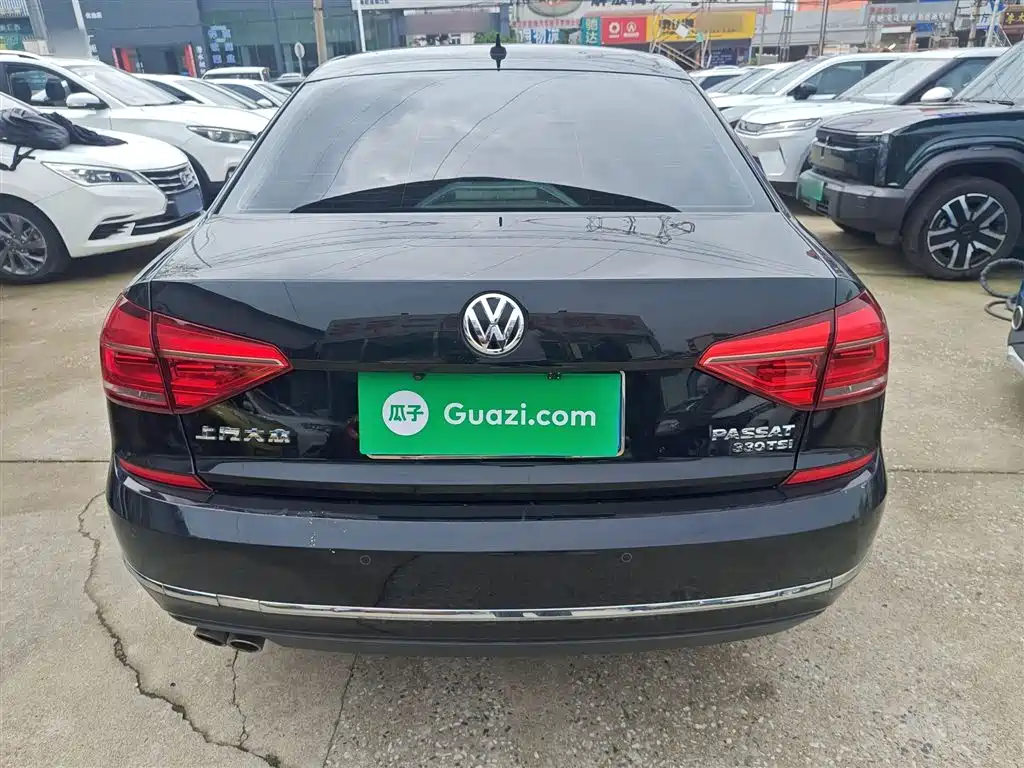 Volkswagen Passat 2016 280TSI DSG Honor Edition фото 6