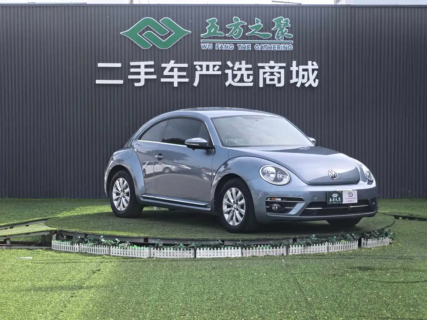 Volkswagen Beetle 2018 180TSI Charming Red Edition фото 3