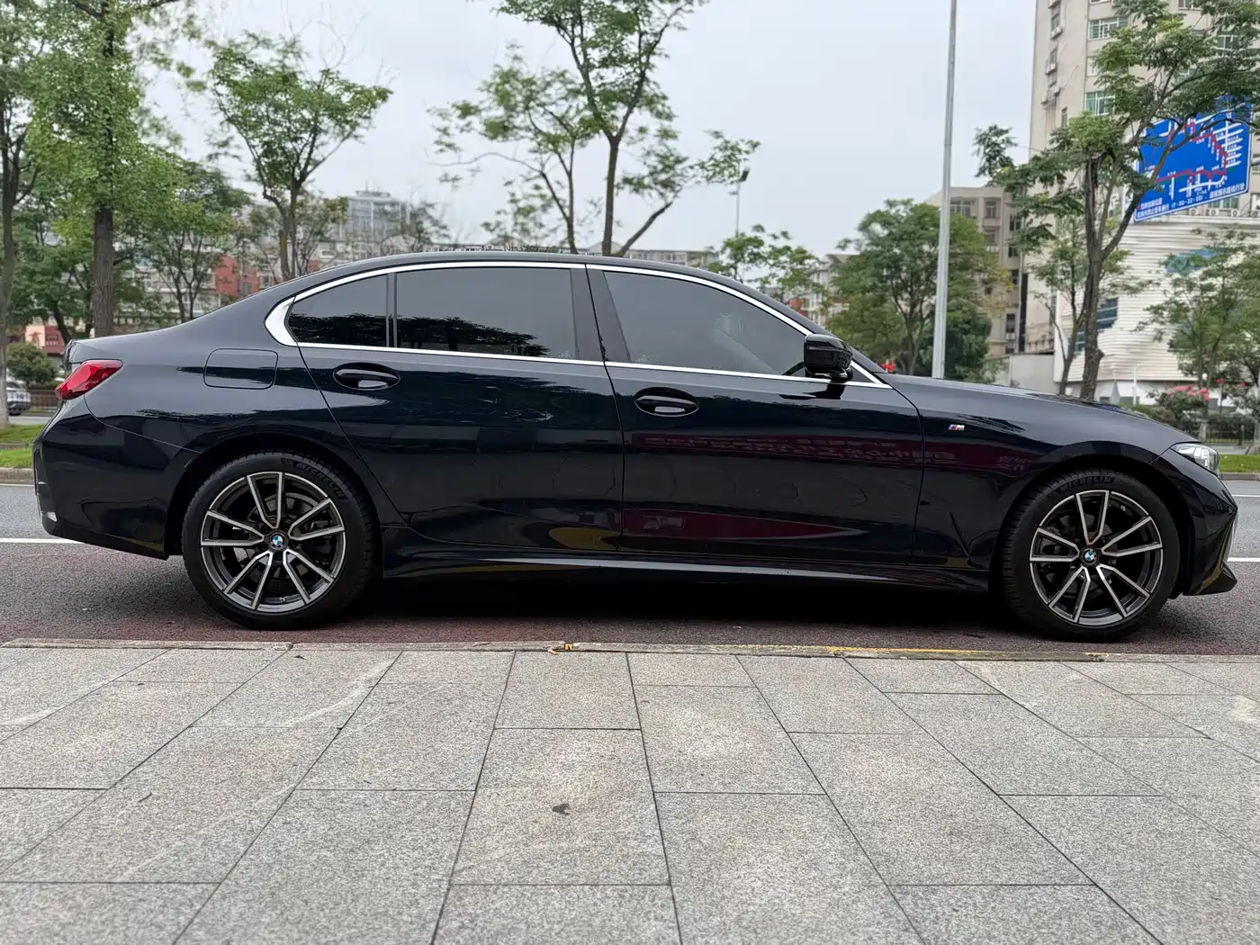 BMW 3 Series 2023 320Li M Sport Package фото 8