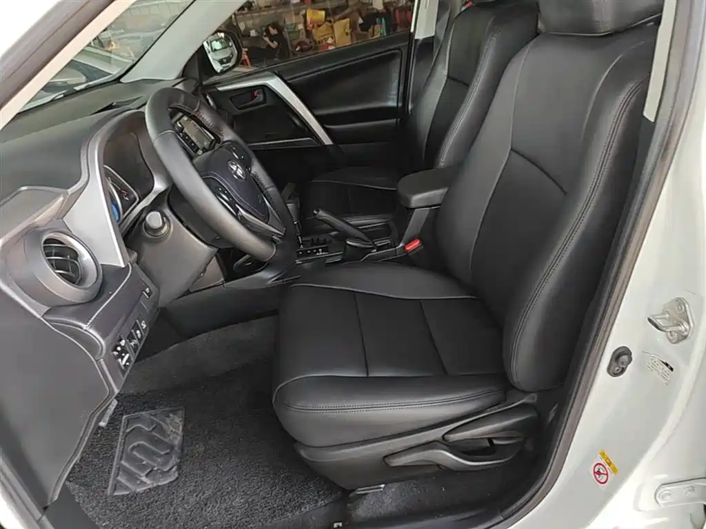 Toyota RAV4 Rongfang 2016 2.0L CVT 2WD Trend (China V) фото 15