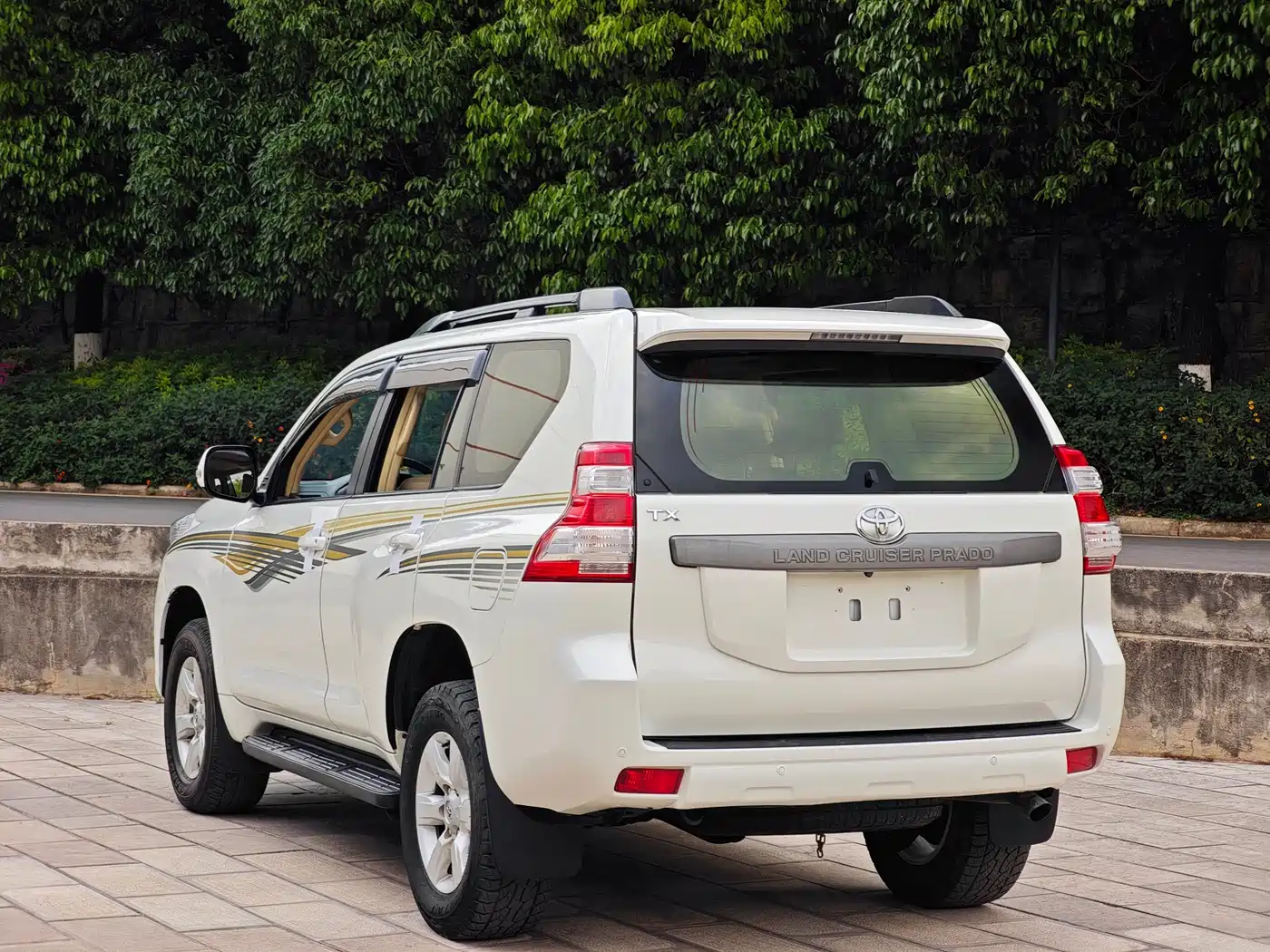 Toyota Prado (Import) 2014 2.7L Automatic Standard Edition фото 6