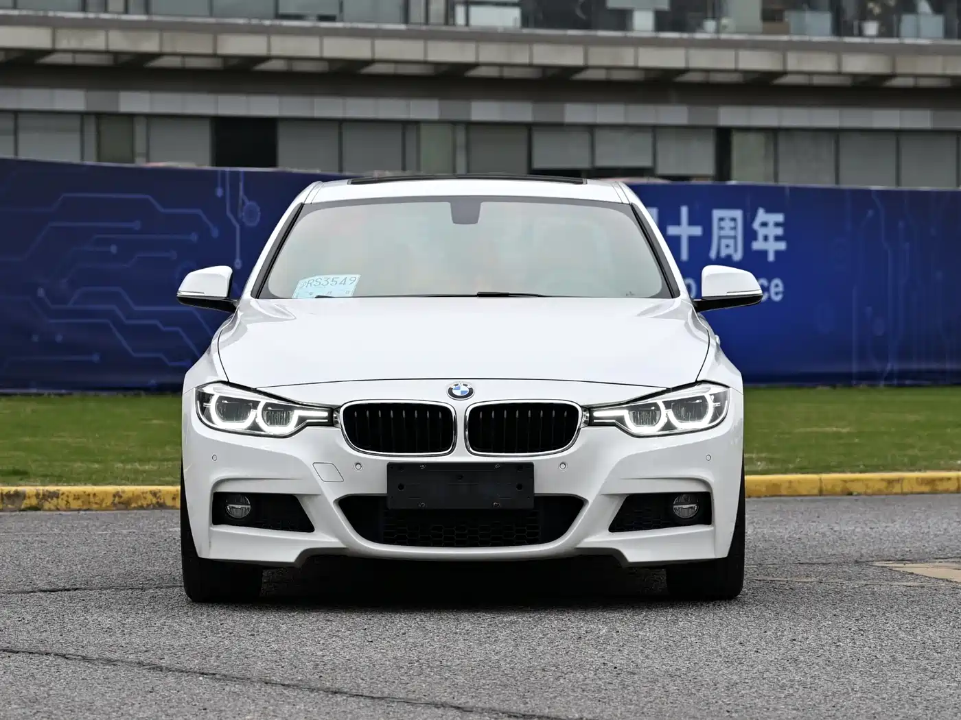 BMW 3 Series 2017 320i M Sport фото 2
