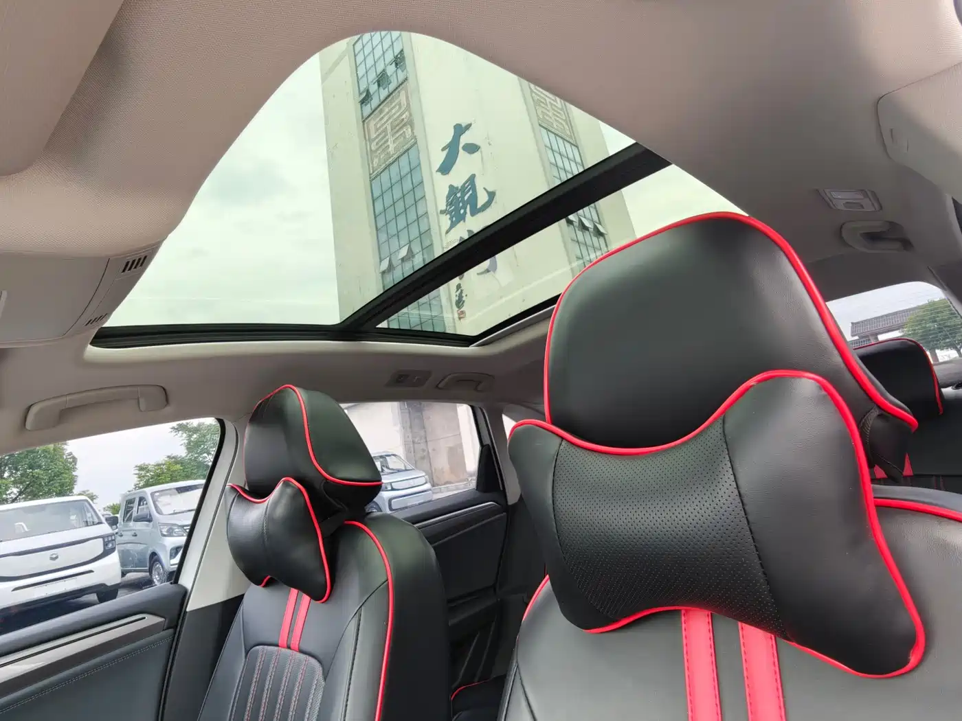 Volkswagen Sagitar 2023 Model Year 200TSI DSG Surpass Edition фото 6