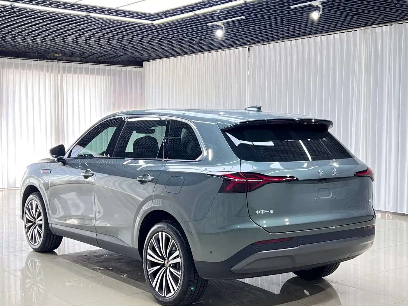 Hongqi HS6 PHEV 2026 Model 220 Intelligent Hybrid Edition фото 6