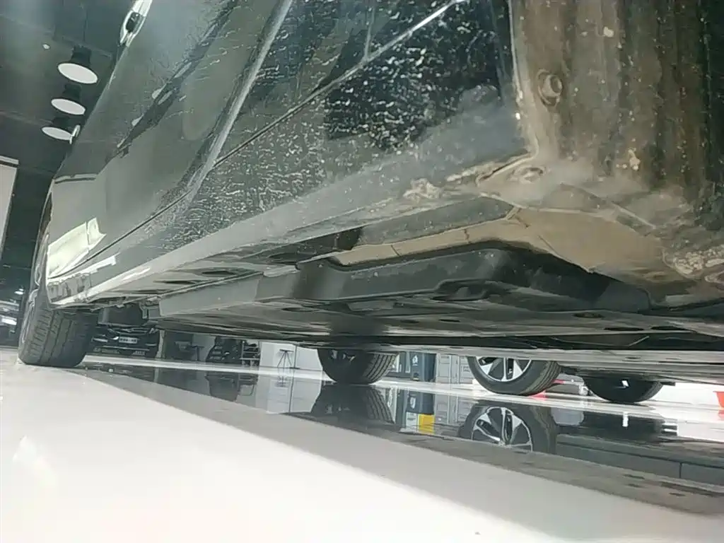 Toyota Avalon 2022 Hybrid 2.5L Luxury Edition фото 21