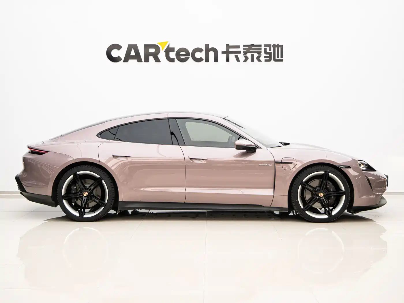 Porsche Taycan 2022 Facelift Taycan фото 4