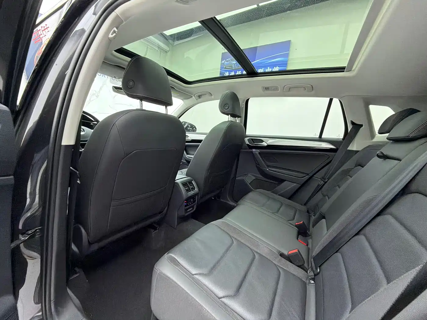 Volkswagen Tayron 2022 280TSI 2WD Luxury Smart Connect Edition фото 13