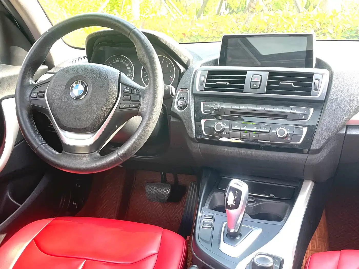 BMW 1 Series (Import) 2015 118i Leading фото 23