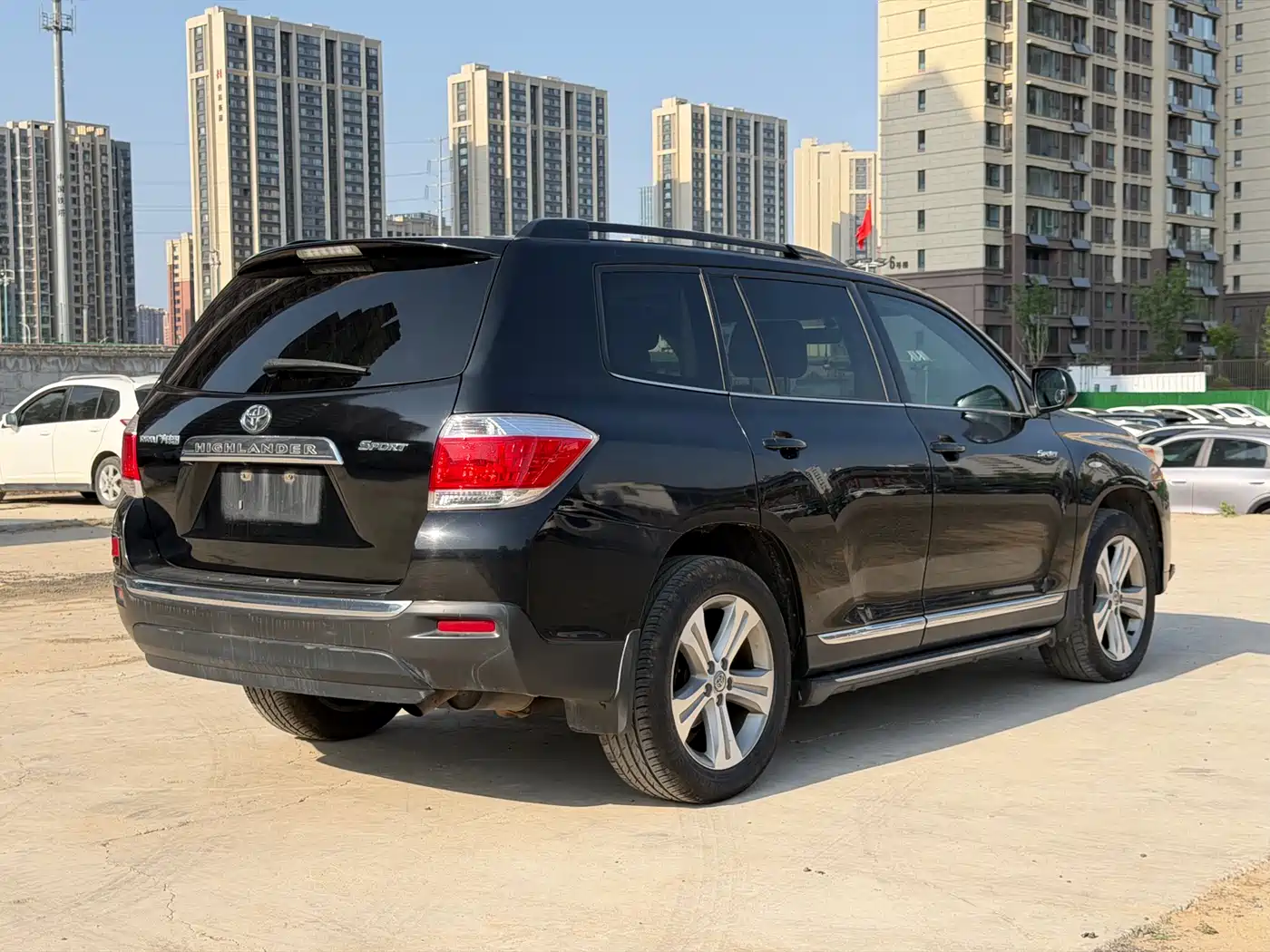 Toyota Highlander 2012 2.7L 2WD 7-Seater Luxury Edition фото 4