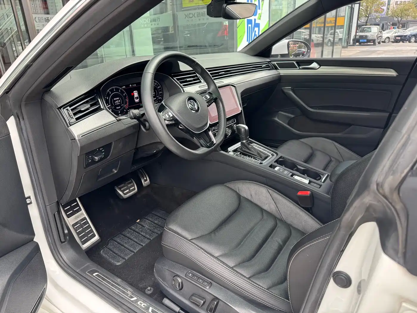 Volkswagen FAW-Volkswagen CC 2019 330TSI Charm Edition China VI фото 5