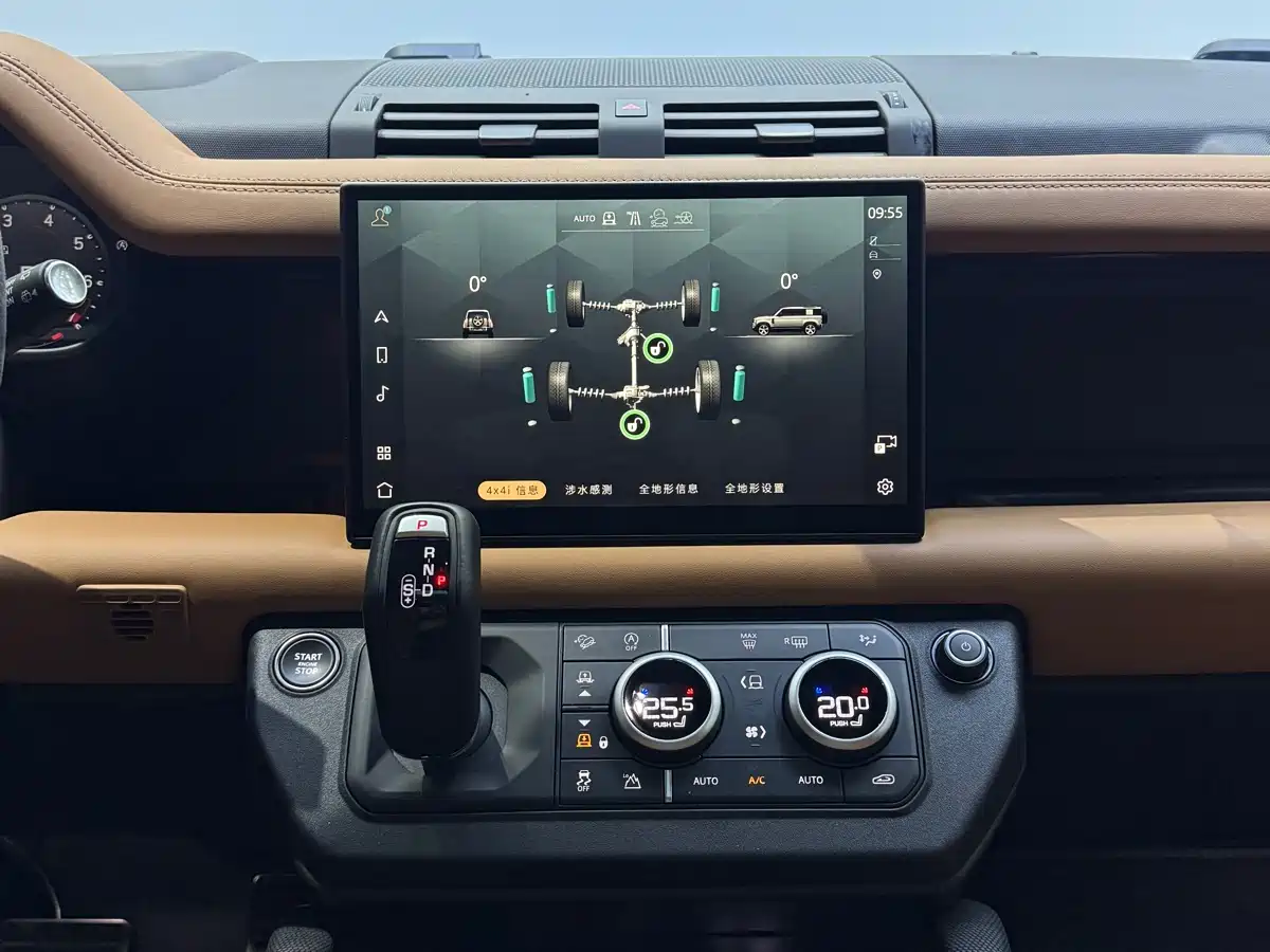 Land Rover Defender 2024 110 5.0T V8 фото 15