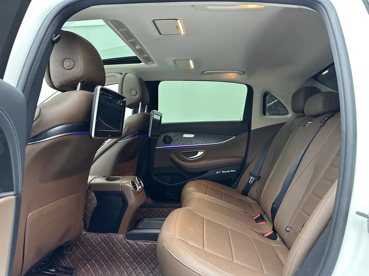 Mercedes-Benz E-Class 2018 Facelift E 200 L Sport фото 18