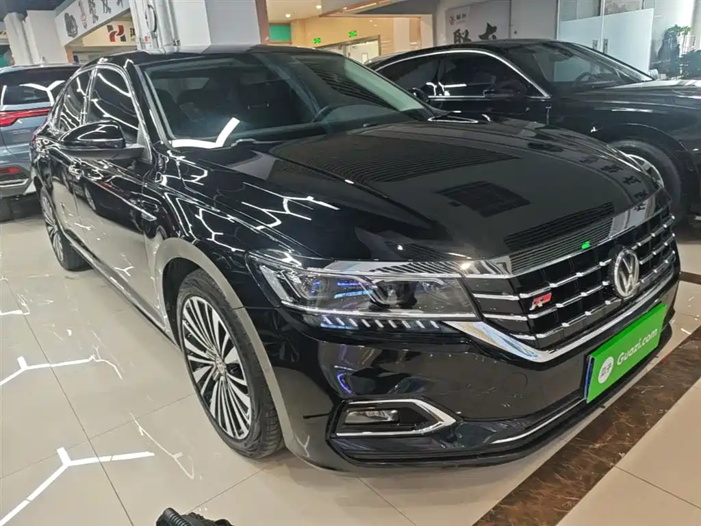 Volkswagen Passat 2019 330TSI Luxury Edition China VI фото 4