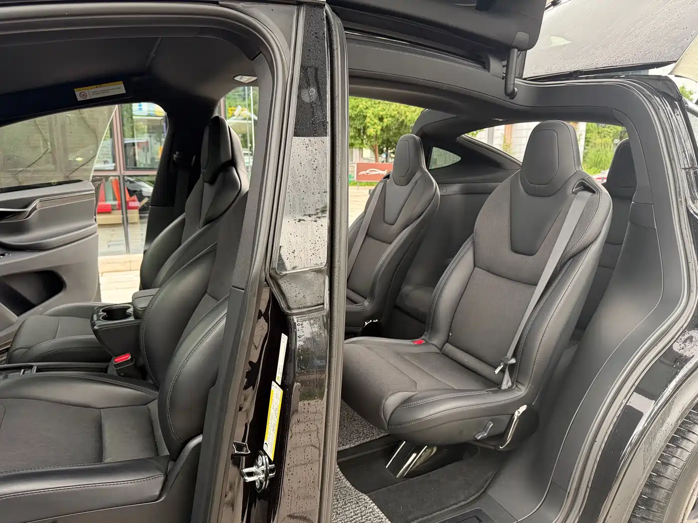 TESLA MODEL X