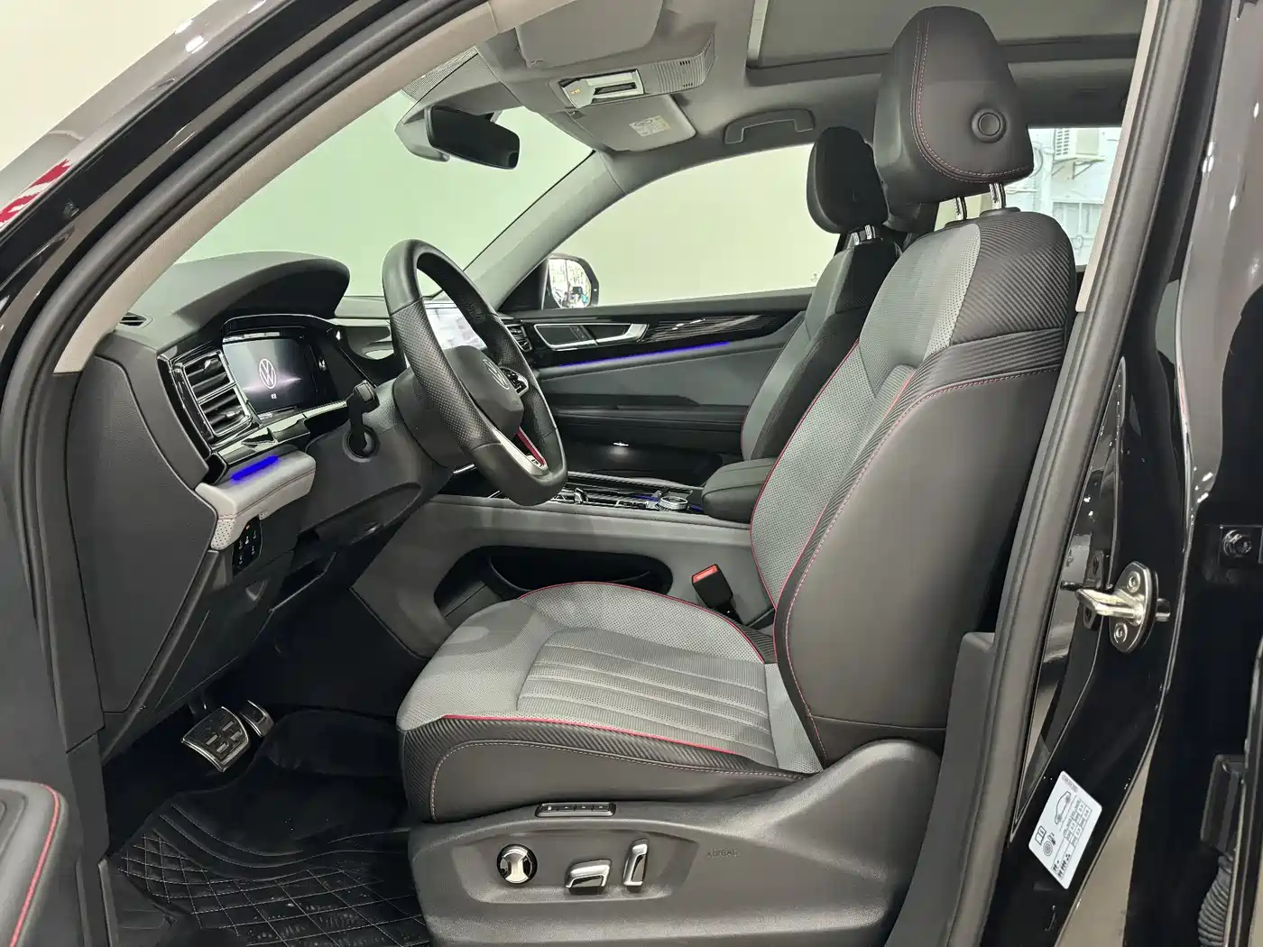 Volkswagen Teramont 2023 Teramont X 330TSI 2WD Premium Luxury фото 6