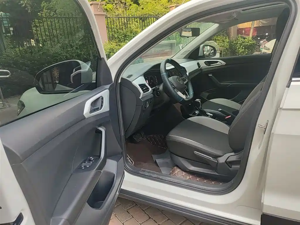 Volkswagen Tanying 2021 1.5L Automatic Smart Connect Edition фото 16