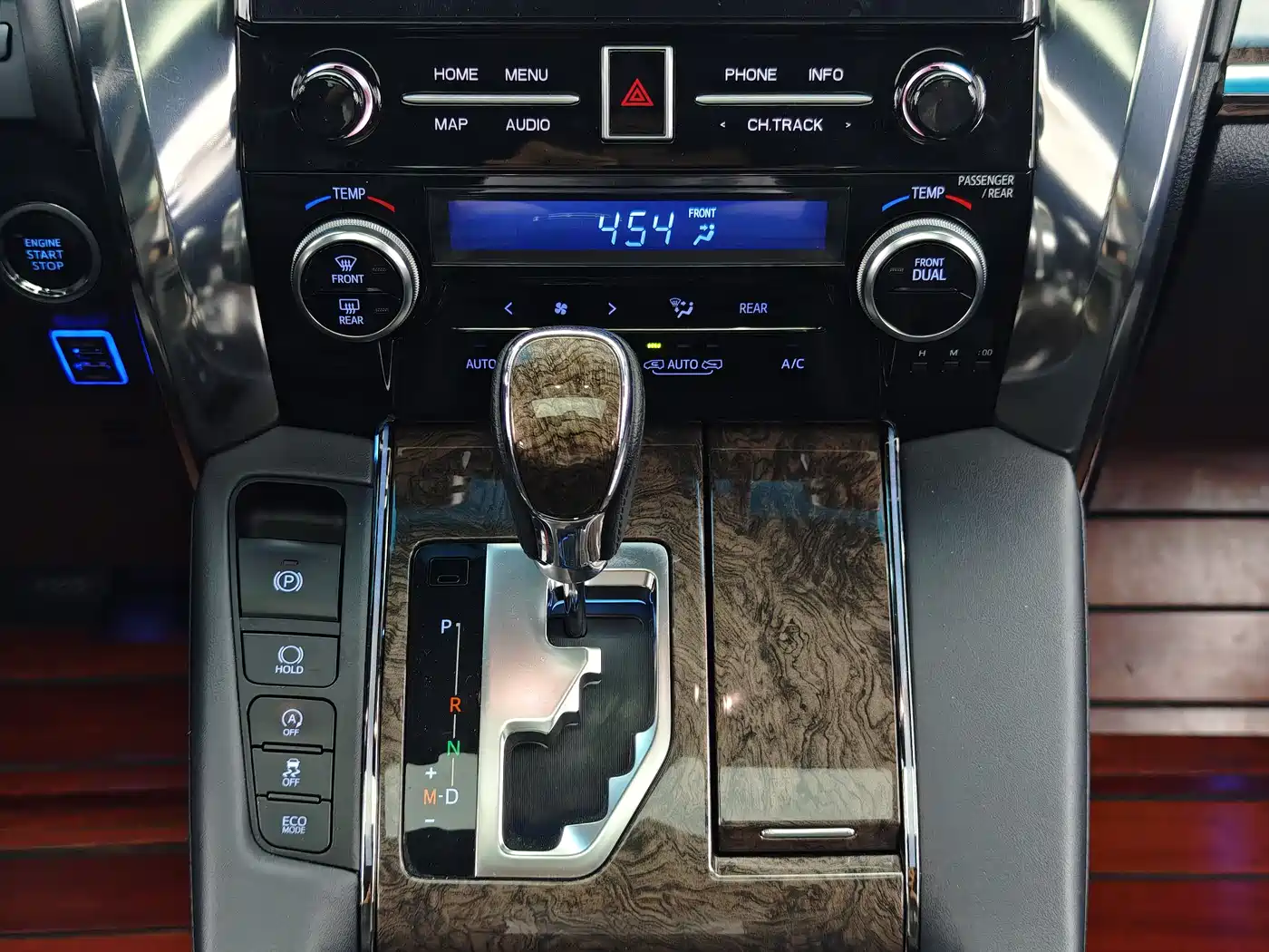 Toyota Alphard 2018 Facelift 3.5L Premium Edition фото 9