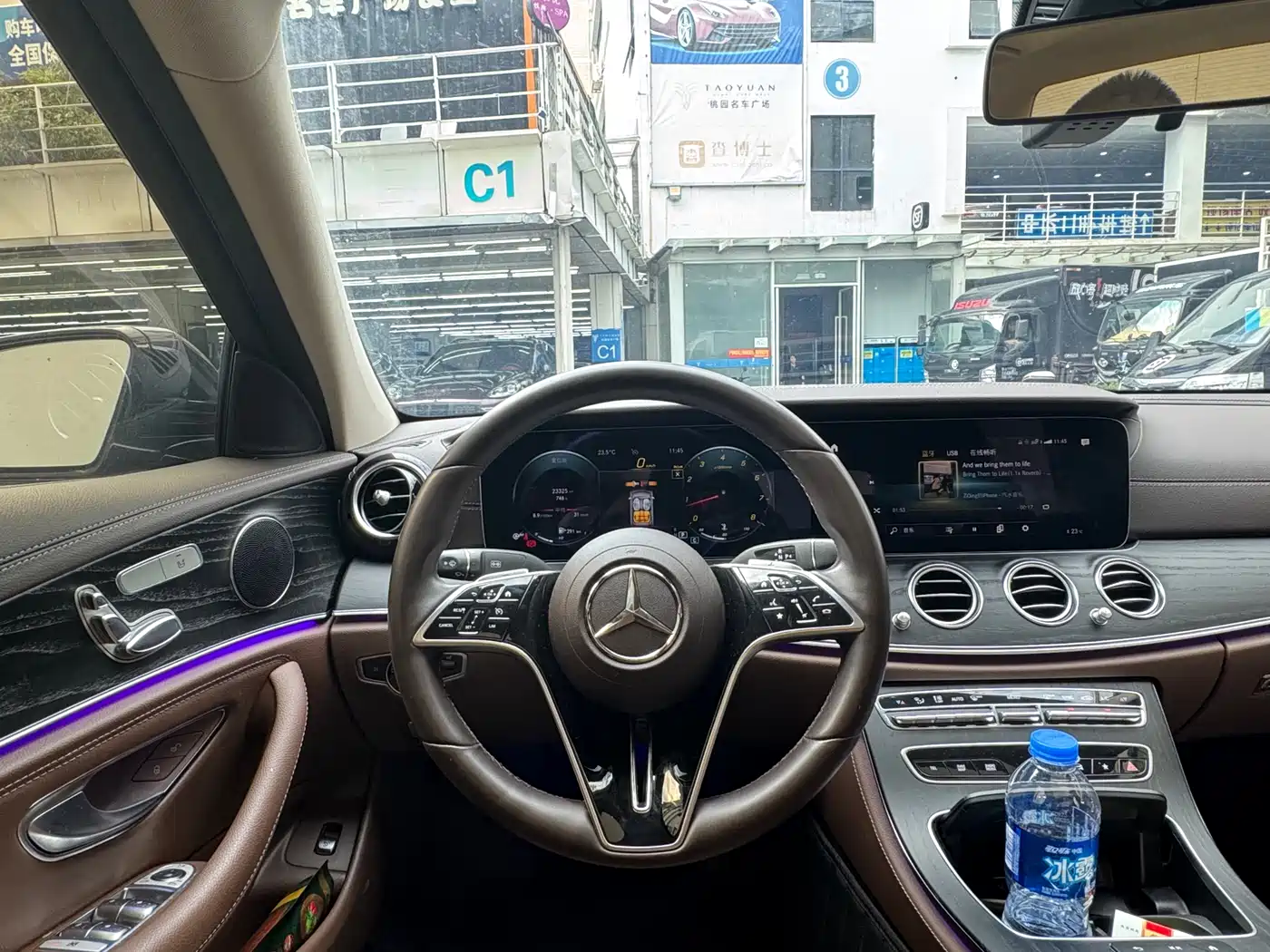 Mercedes-Benz E-Class 2023 E 260 L фото 25