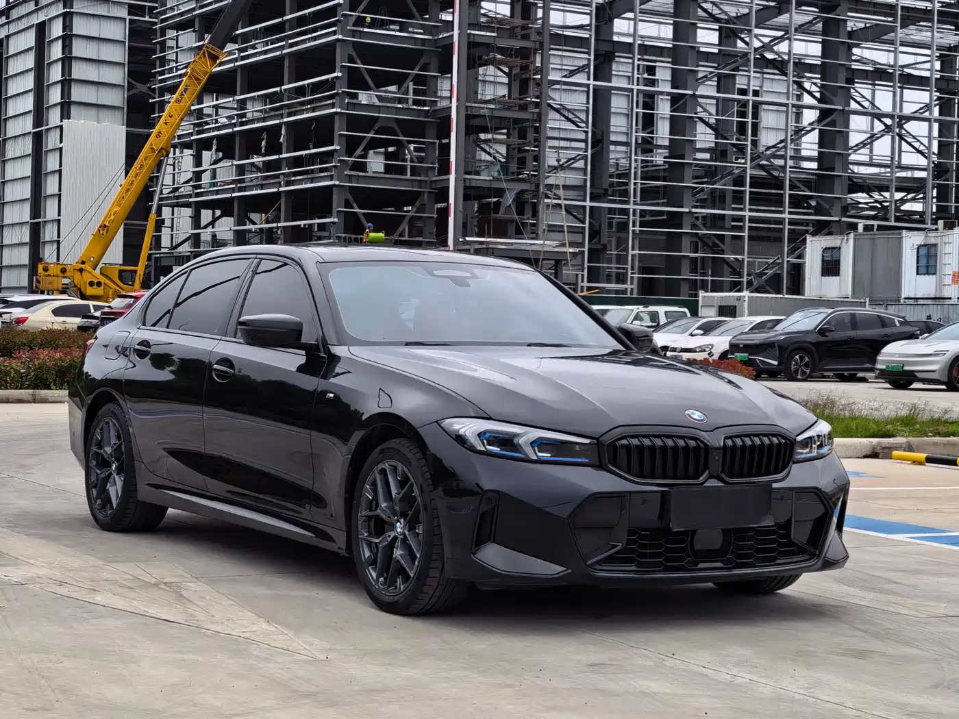 BMW 3 Series 2025 330Li Premium M Sport Night Edition фото 3