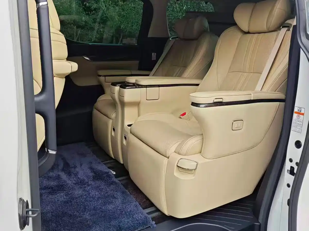 Toyota Vellfire 2020 Twin Engine 2.5L HV Premium Edition фото 5