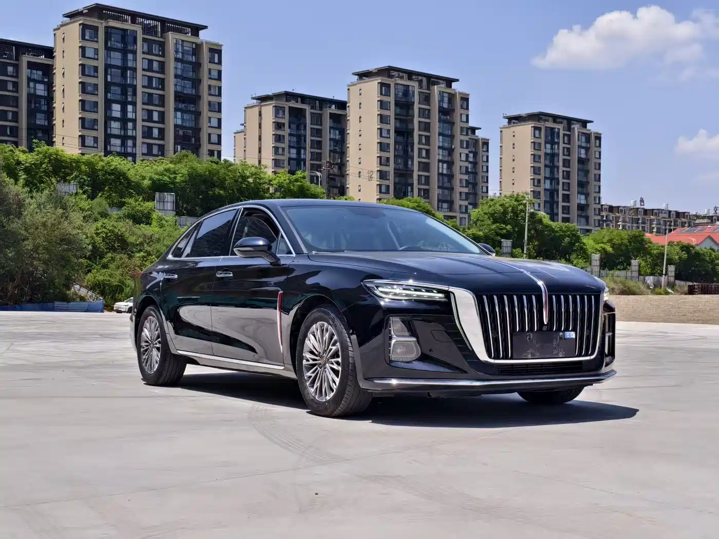 Hongqi H5 2024 1.5T HEV Smart Connect Flag Smooth Edition фото 3