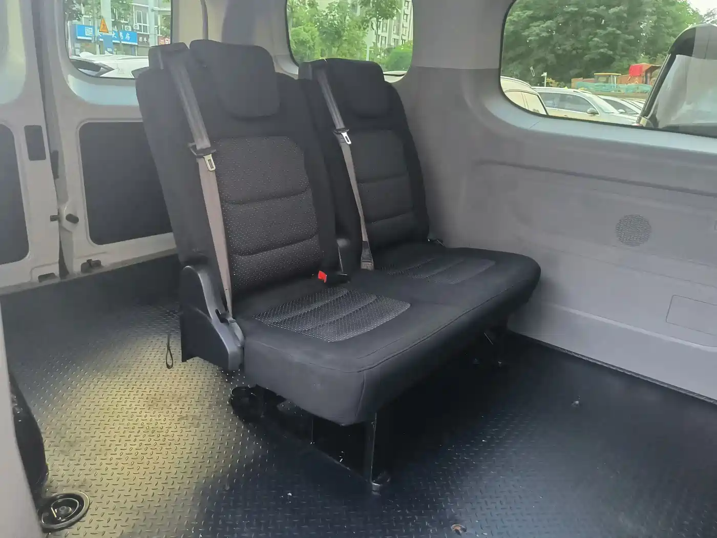 SAIC Maxus Xintu V70 2024 2023 Model 2.0T Elite Manual Short Wheelbase Low Roof 5/6 Seats (150Ps)