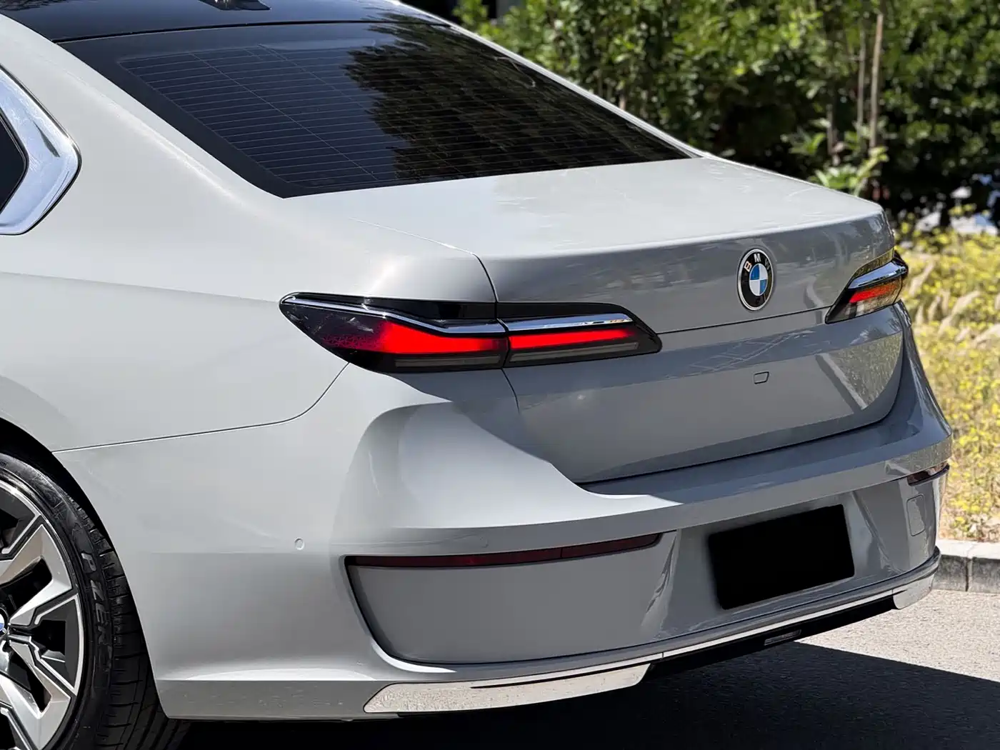 BMW 7 Series 2023 Model 735Li Luxury Package фото 15