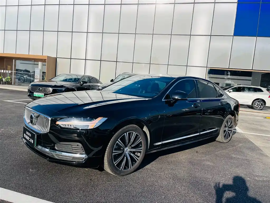 VOLVO S90 PLUG-IN HYBRID