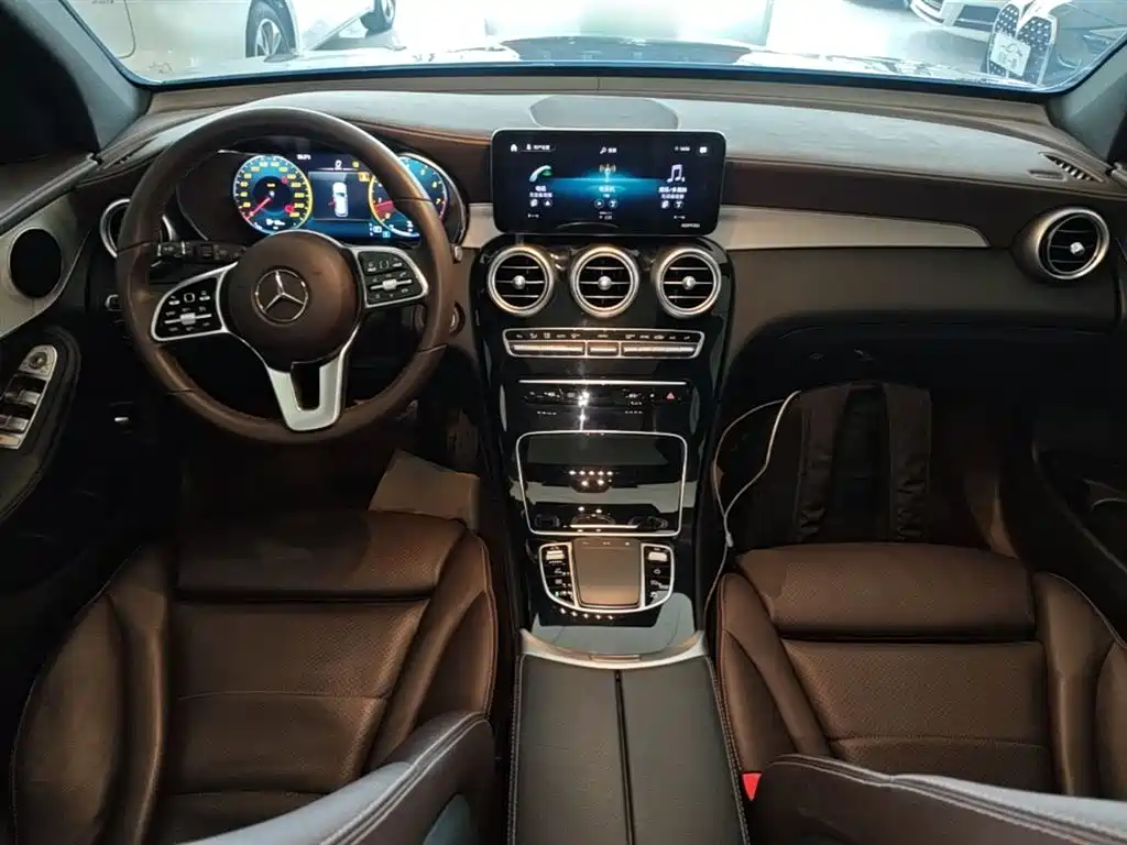 Mercedes-Benz GLC 2020 Facelift GLC 260 L 4MATIC Dynamic фото 10