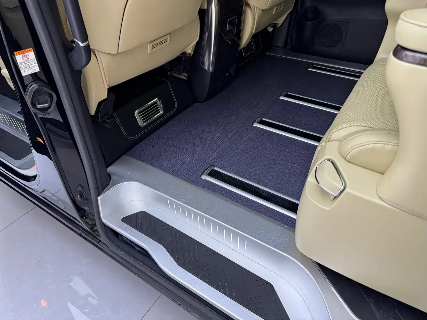 Toyota Alphard 2020 Hybrid 2.5L Premium Edition фото 7