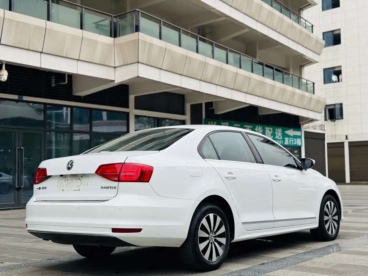 Volkswagen Sagitar 2018 1.6L Automatic Comfort фото 8