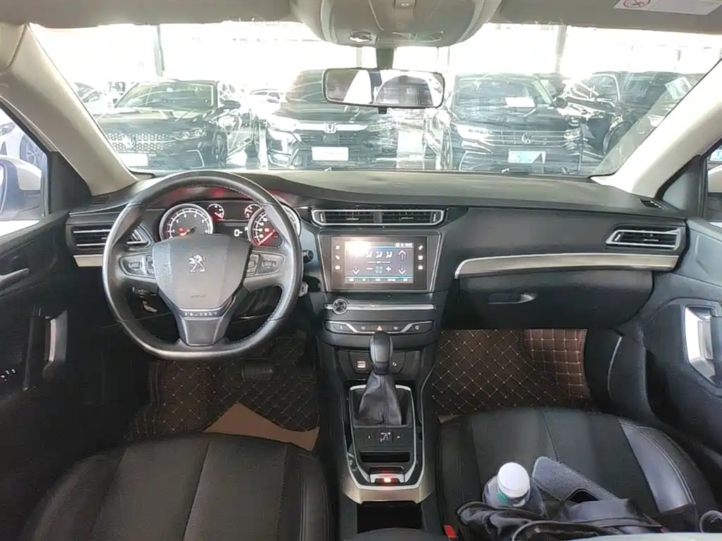 Peugeot 408 2018 350THP Automatic Luxury Edition фото 10