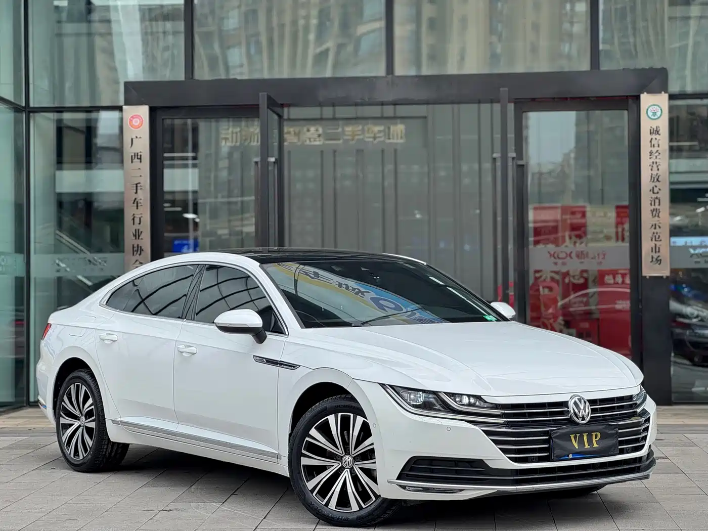 Volkswagen FAW-Volkswagen CC 2019 330TSI Charm Edition China VI фото 3