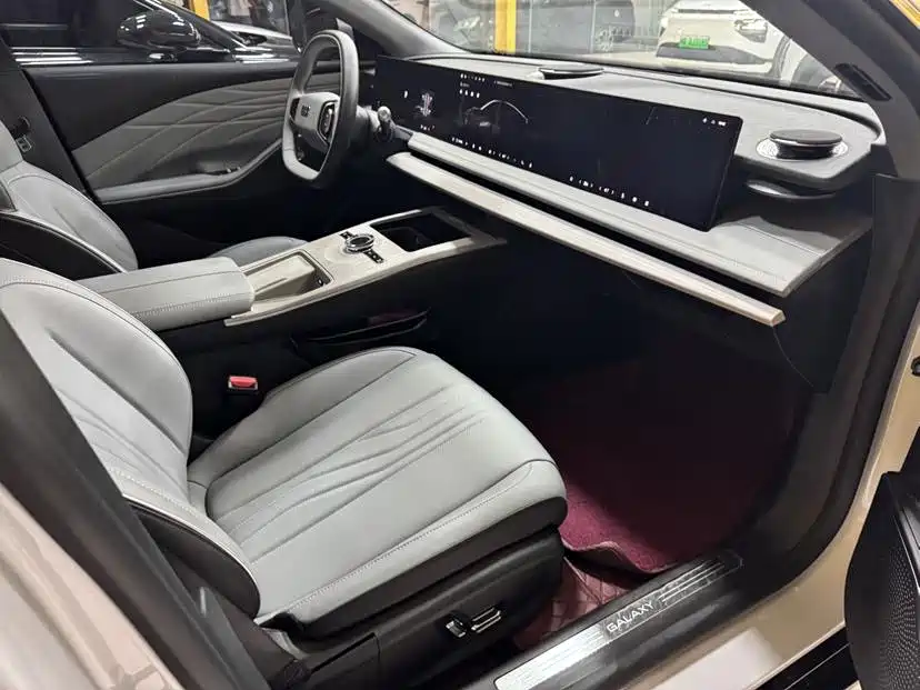 Geely Galaxy Galaxy E8 2024 2024 Model 550km RWD Soaring Dragon Edition