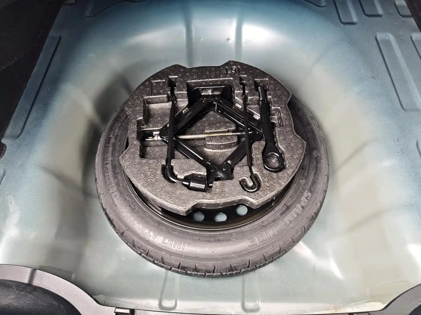 Hyundai Elantra 2021 1.5L CVT LUX Premium Edition фото 7