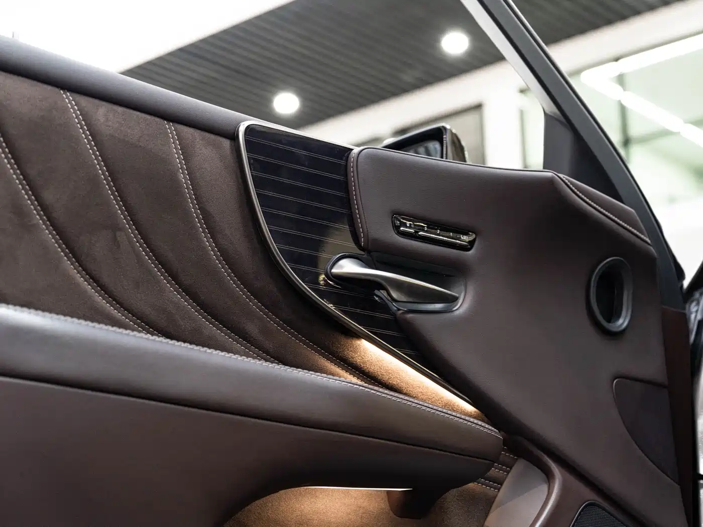 Lexus LS 2018 500h Luxury Edition China V фото 19