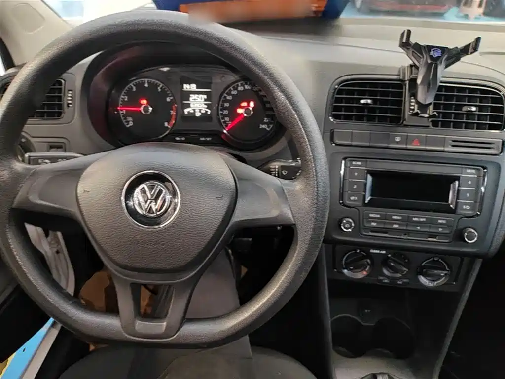 Volkswagen Polo 2016 1.4L Manual Trend фото 10