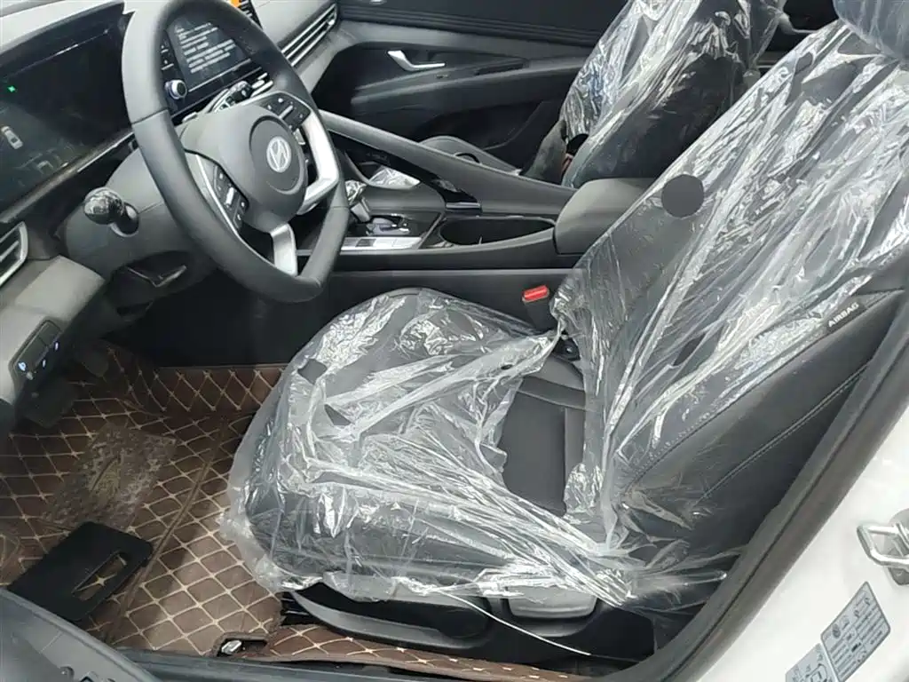 Hyundai Elantra 2023 1.5L CVT GLX Elite Edition фото 15