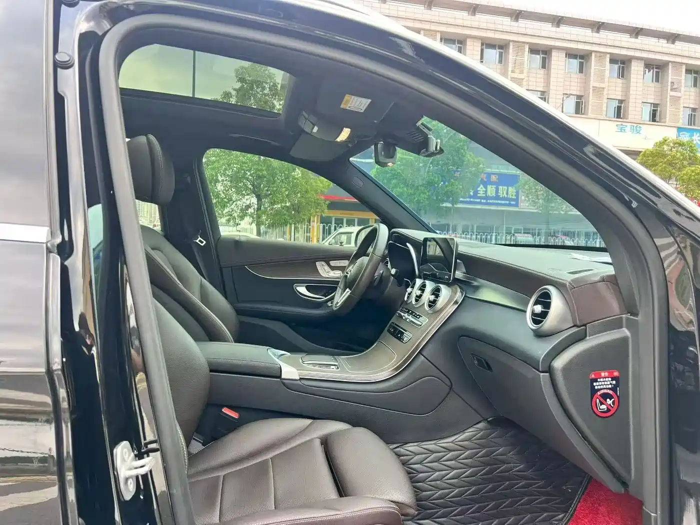 Mercedes-Benz GLC 2022 Model GLC 260 L 4MATIC Luxury Edition фото 4