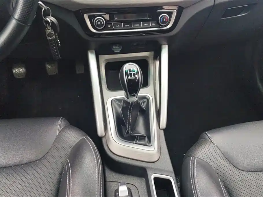 Photo 16 - Geely Vision X3