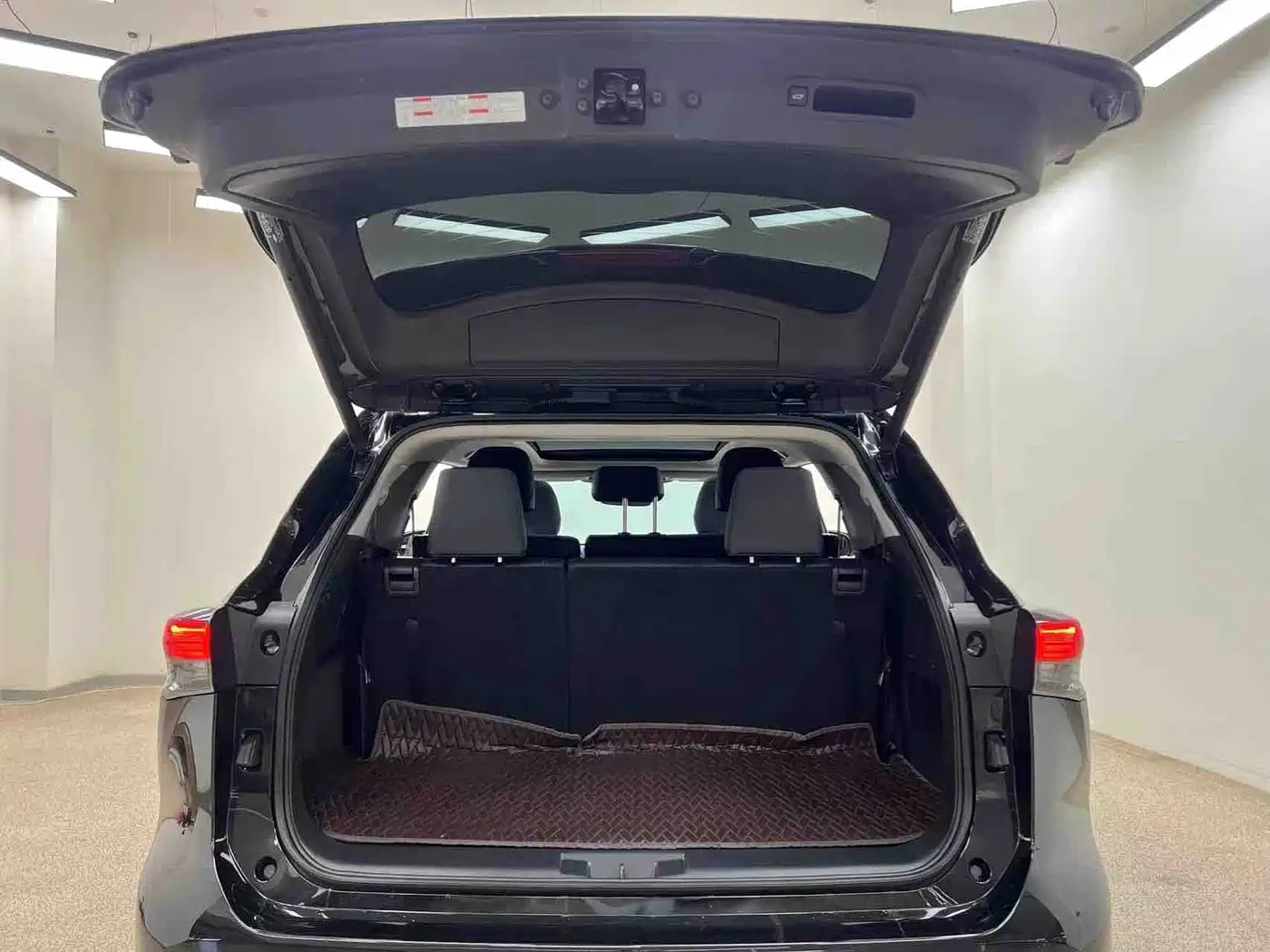 Toyota Highlander 2024 380T AWD Premium 7-Seater фото 25