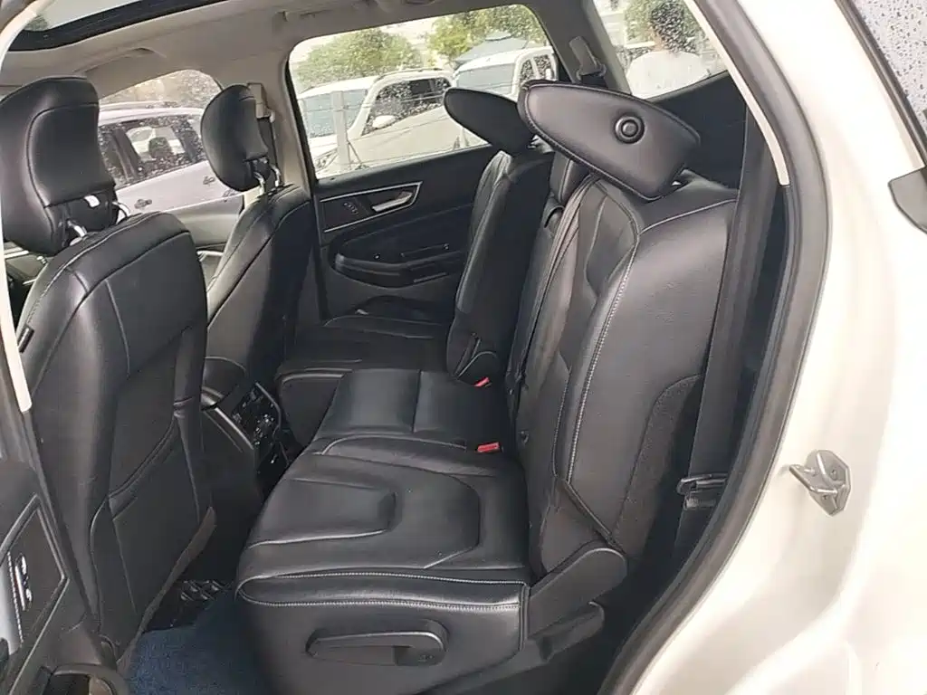 Фото 17 - Ford Edge